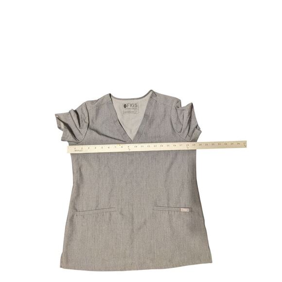 FIGS Casma Graphite Gray 3-Pocket Scrub Top FW1100 Technical Collection SMALL H - Picture 5 of 9